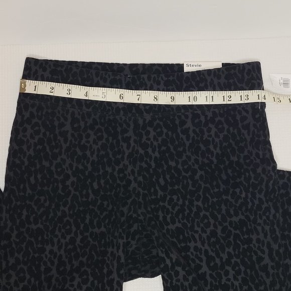Old Navy Stevie Pull On Pants Women's Small Black Velvet Animal Print High Rise - Picture 6 of 10